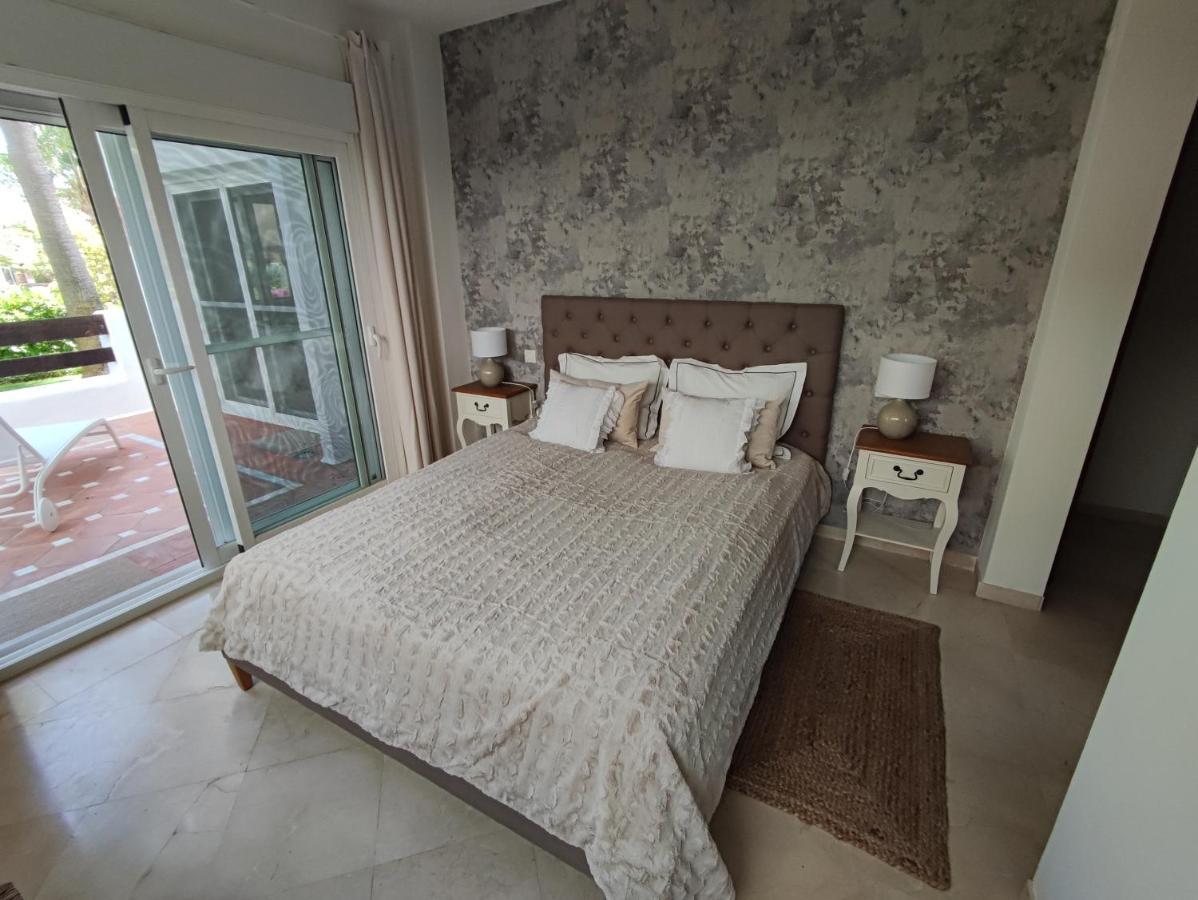 Costalita On The Beach - 3 Bedroom Cosy Apartment Estepona Exterior photo