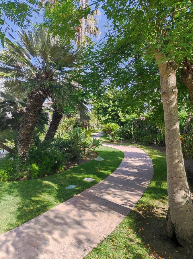 Costalita On The Beach - 3 Bedroom Cosy Apartment Estepona Exterior photo
