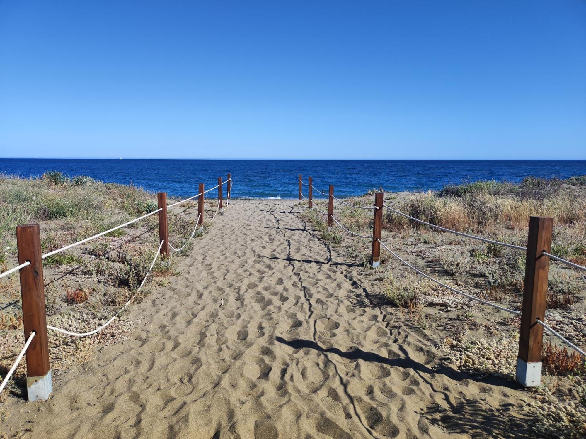 Costalita On The Beach - 3 Bedroom Cosy Apartment Estepona Exterior photo